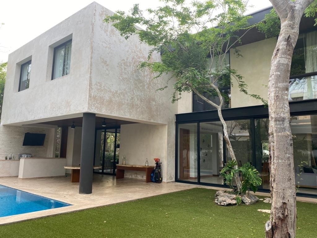 Preciosa casa en venta en el Yucatán Country Club - Foto 1
